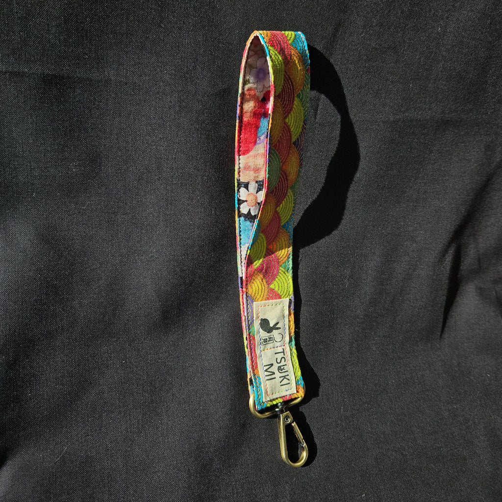Intérieur du porte-clés en tissu fleuri coloré